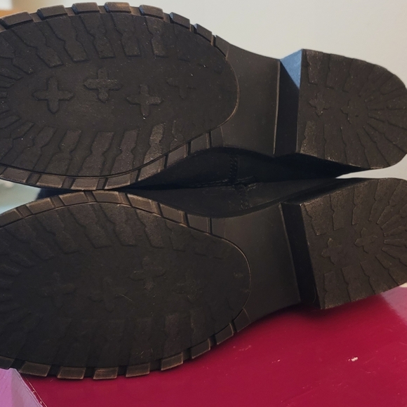 Calf High Boots- New - Picture 4 of 8